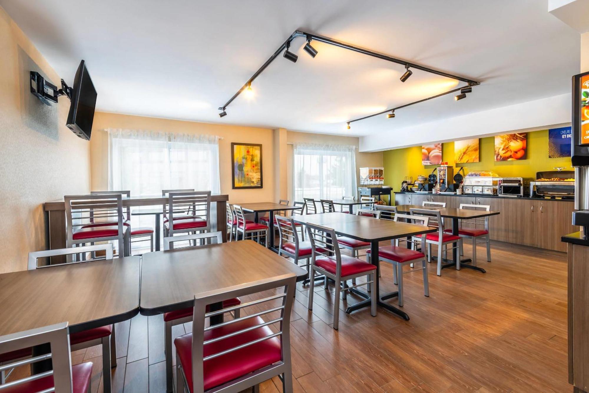 קנורה Comfort Inn מראה חיצוני תמונה